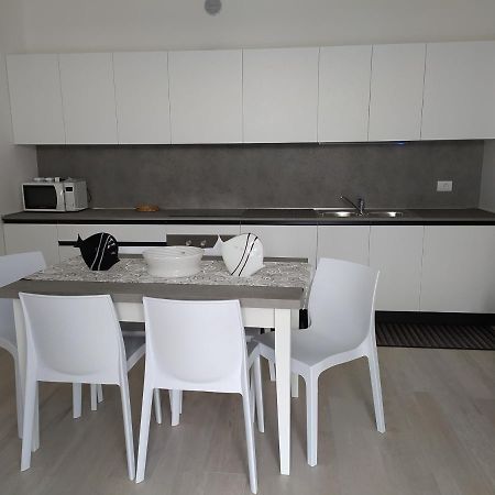 Jesolo Appartamenti F2 - Black And White Eksteriør billede